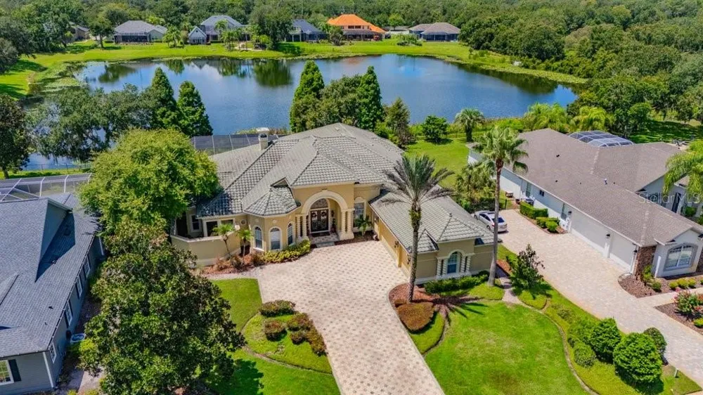 6217 KINGBIRD MANOR DRIVE Lithia, FL 33547