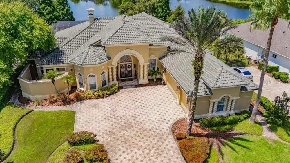 6217 KINGBIRD MANOR DRIVE Lithia, FL 33547
