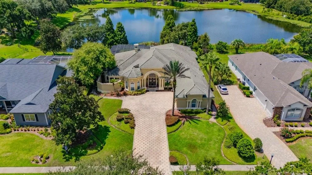 6217 KINGBIRD MANOR DRIVE Lithia, FL 33547