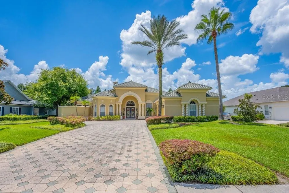 6217 KINGBIRD MANOR DRIVE Lithia, FL 33547