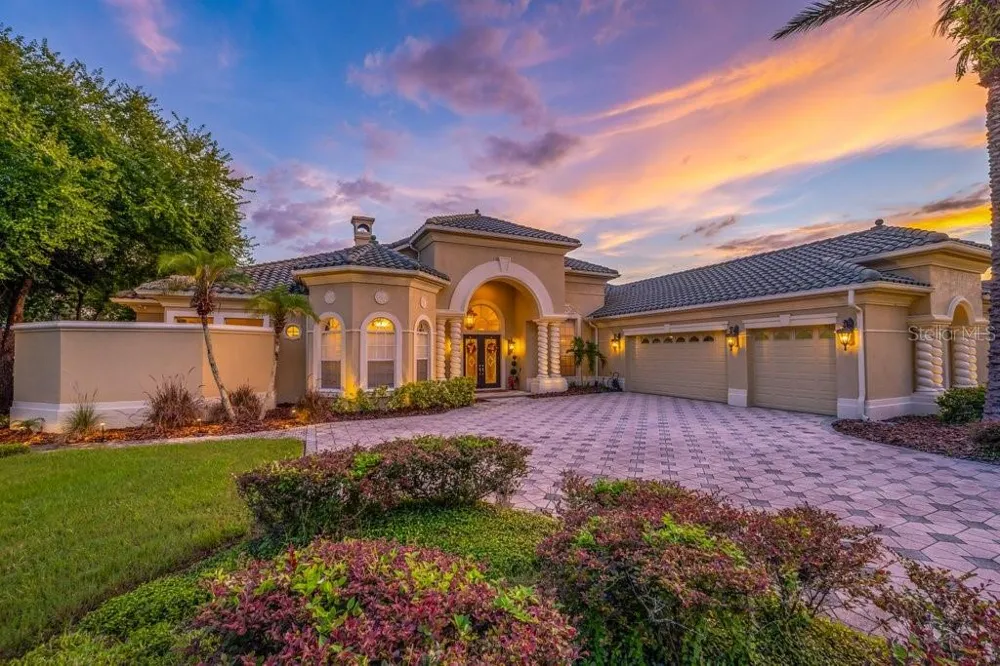 6217 KINGBIRD MANOR DRIVE Lithia, FL 33547