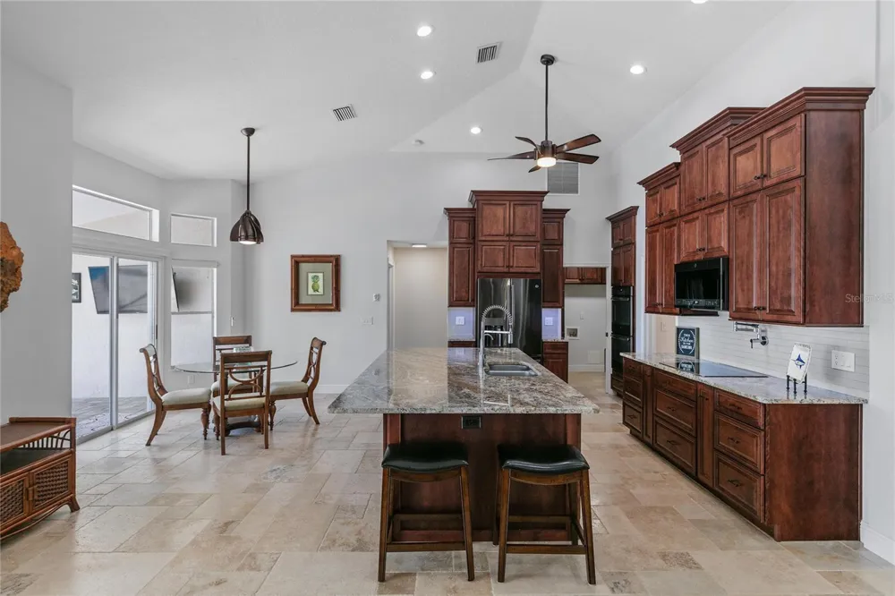 655 CALEDONIA PLACE Sanford, FL 32771