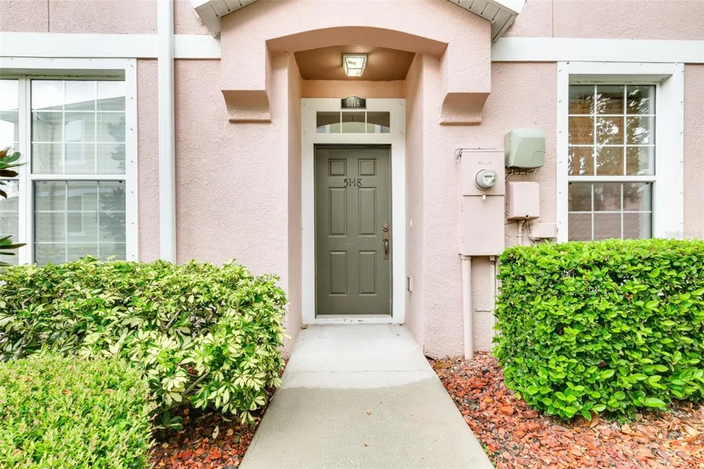 5118 5TH WAY St Petersburg, FL 33703