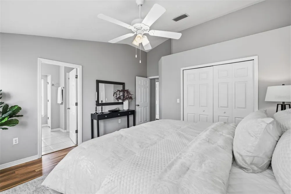 5118 5TH WAY St Petersburg, FL 33703