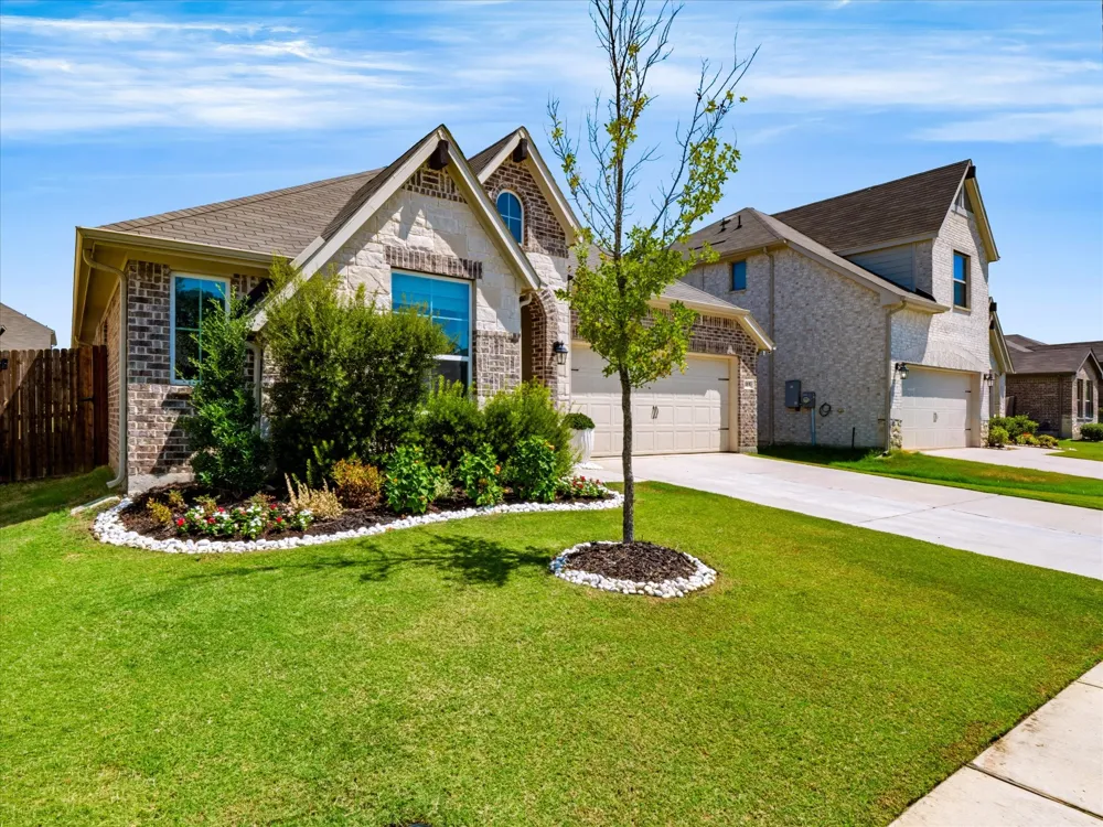 615 Frio Lane Aubrey, TX 76227
