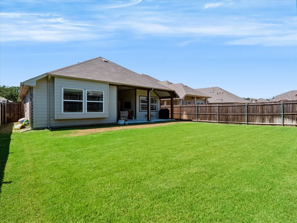 615 Frio Lane Aubrey, TX 76227