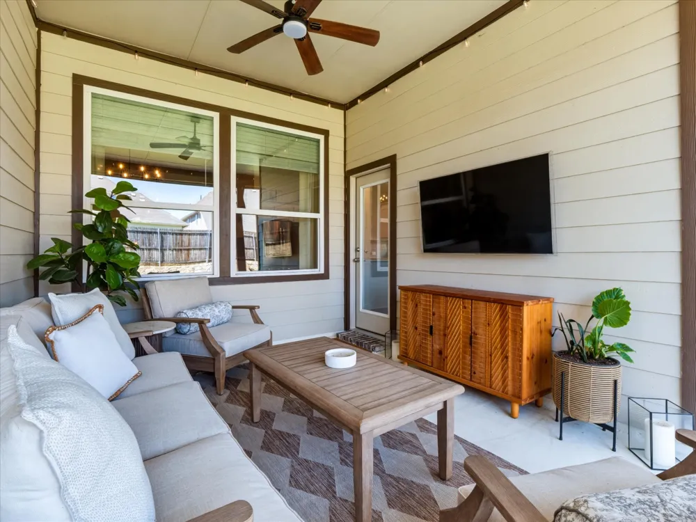 615 Frio Lane Aubrey, TX 76227