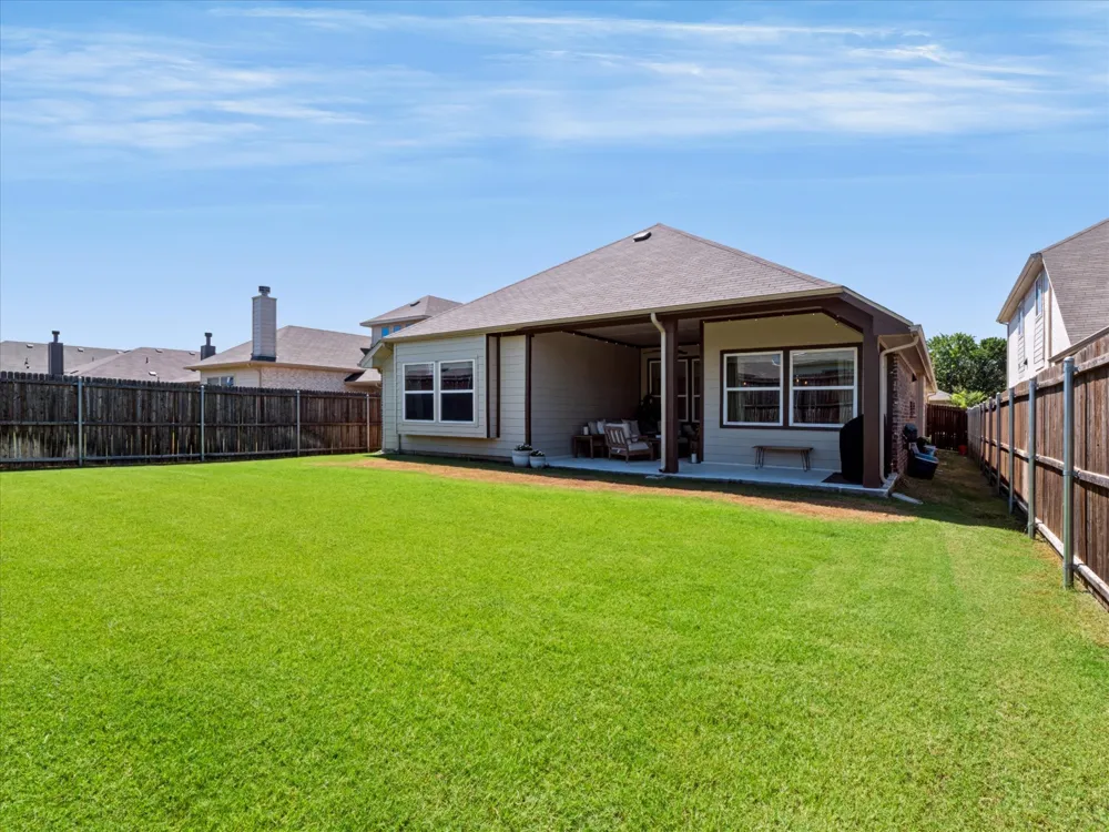 615 Frio Lane Aubrey, TX 76227
