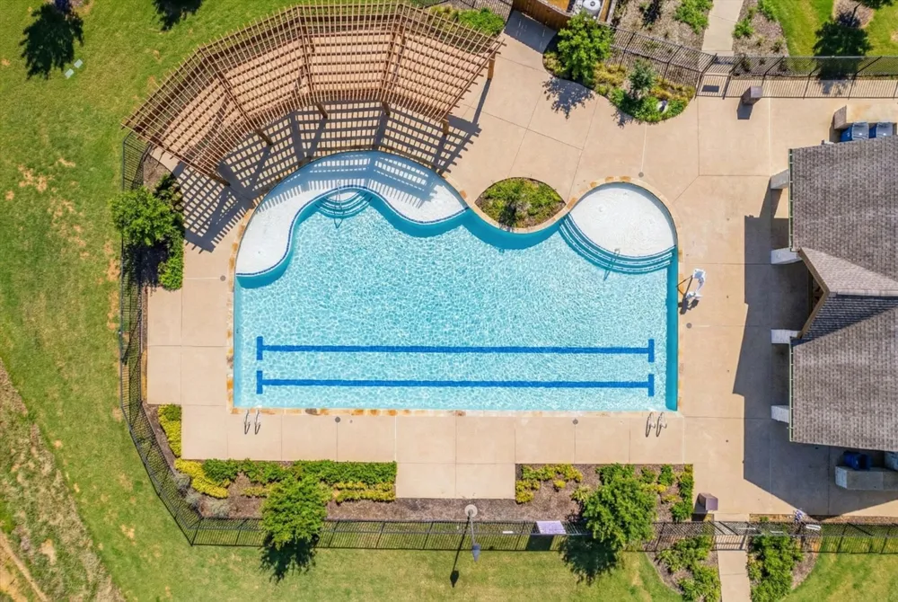 615 Frio Lane Aubrey, TX 76227