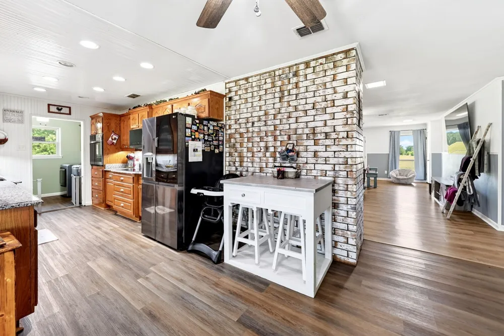 660 Vz County Road 2315 Canton, TX 75103