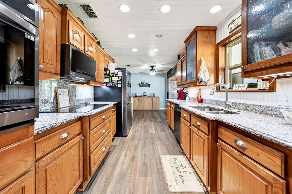660 Vz County Road 2315 Canton, TX 75103