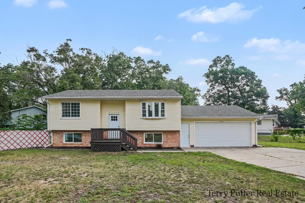 3942 Hall Road Muskegon, MI 49442
