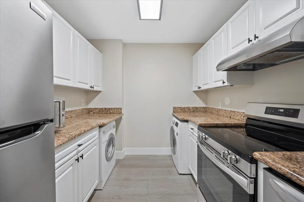2020 Greenview Shores Boulevard #102 Wellington, FL 33414