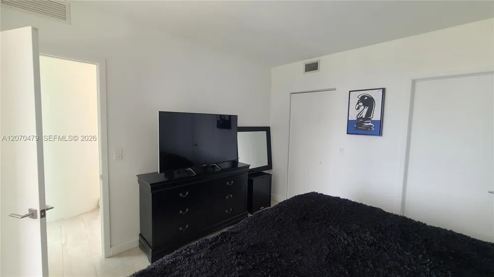 45 SW 9th St #1503 Miami, FL 33130