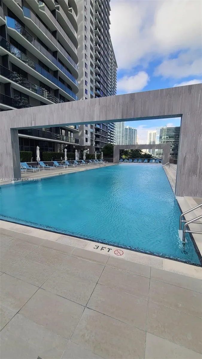 45 SW 9th St #1503 Miami, FL 33130