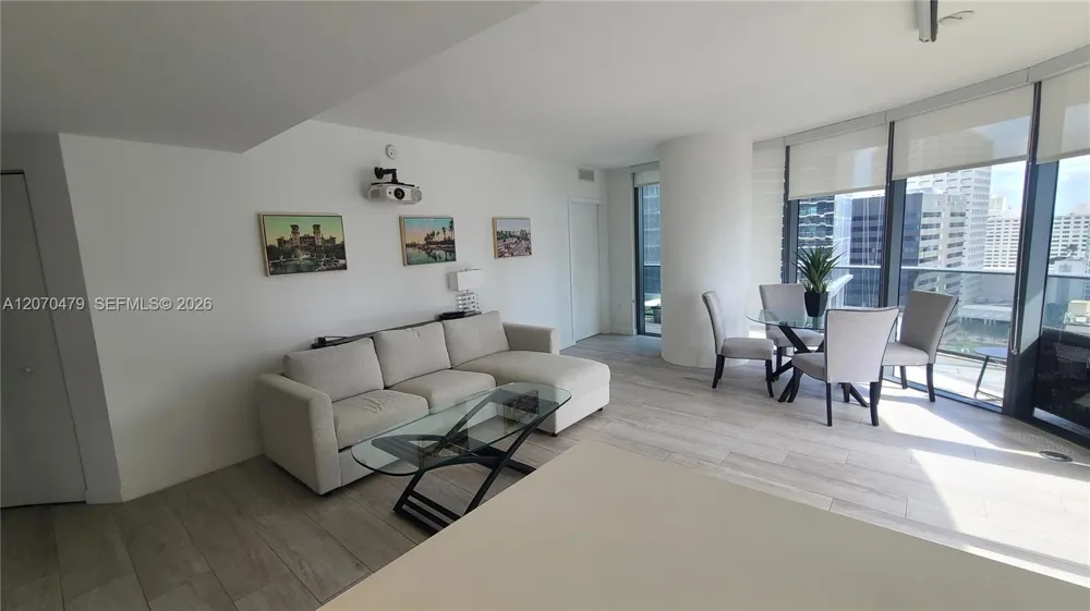 45 SW 9th St #1503 Miami, FL 33130