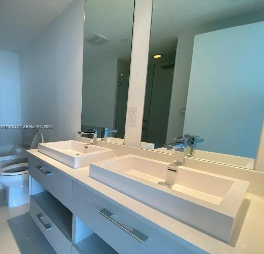 45 SW 9th St #1503 Miami, FL 33130