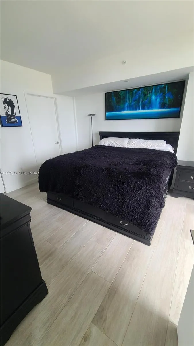 45 SW 9th St #1503 Miami, FL 33130
