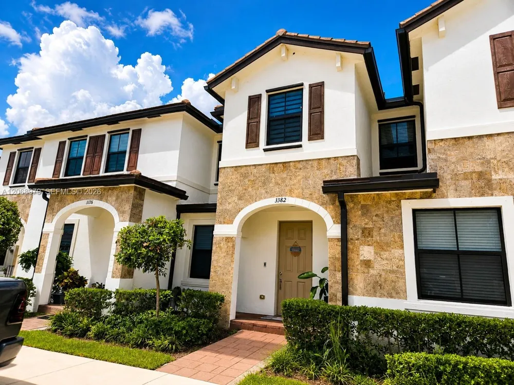 3382 W 114th Ter Hialeah, FL 33018