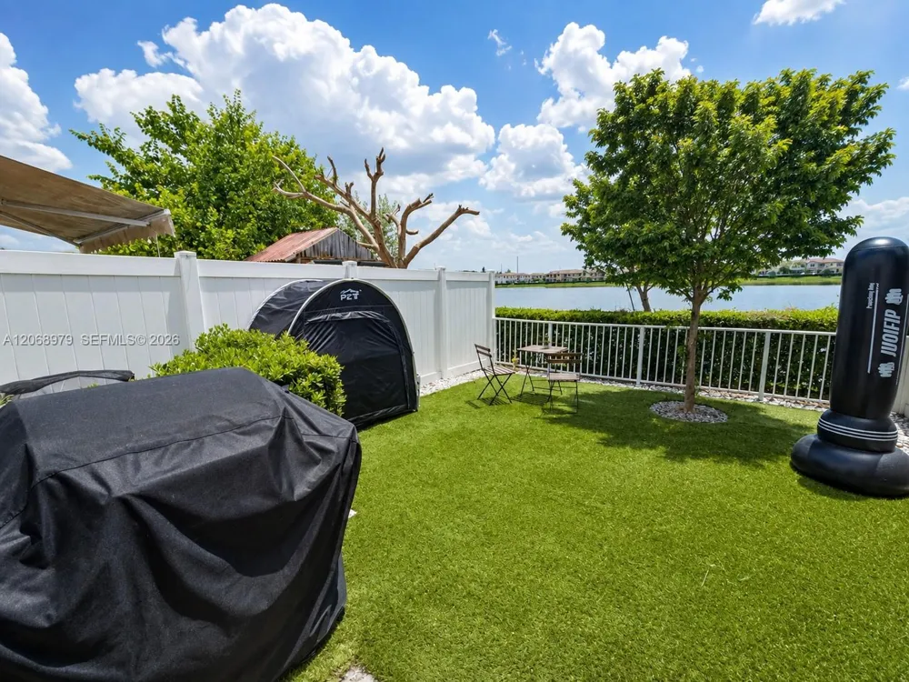 3382 W 114th Ter Hialeah, FL 33018