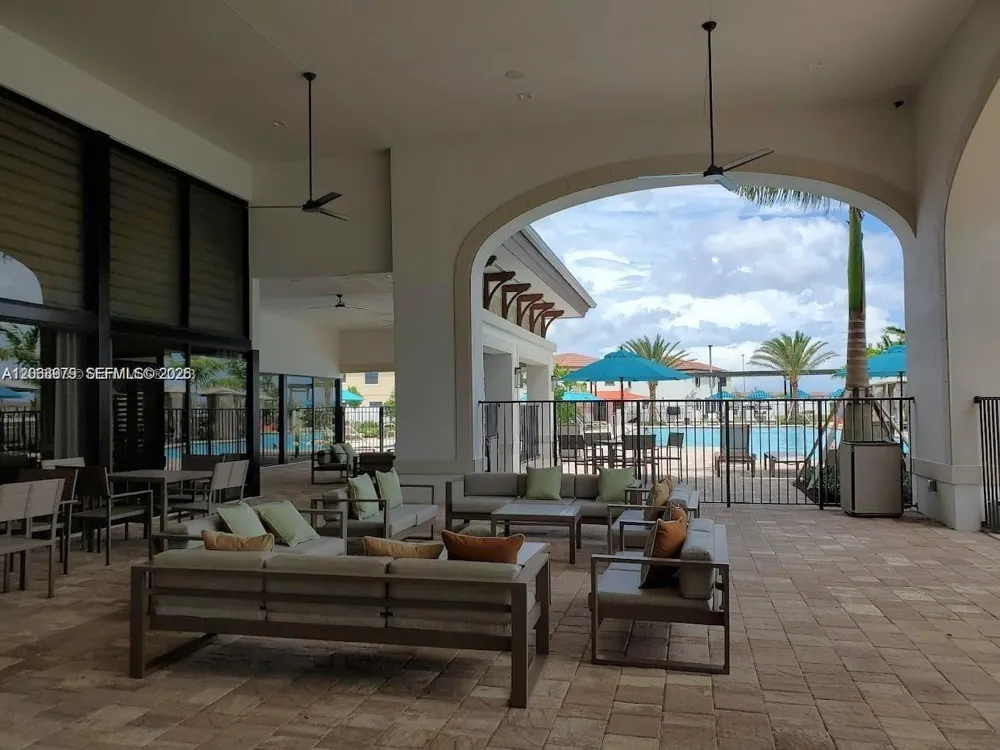3382 W 114th Ter Hialeah, FL 33018