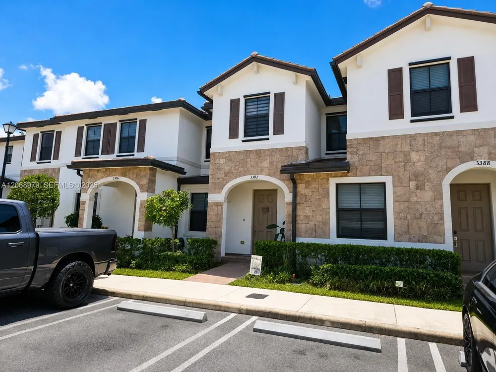 3382 W 114th Ter Hialeah, FL 33018