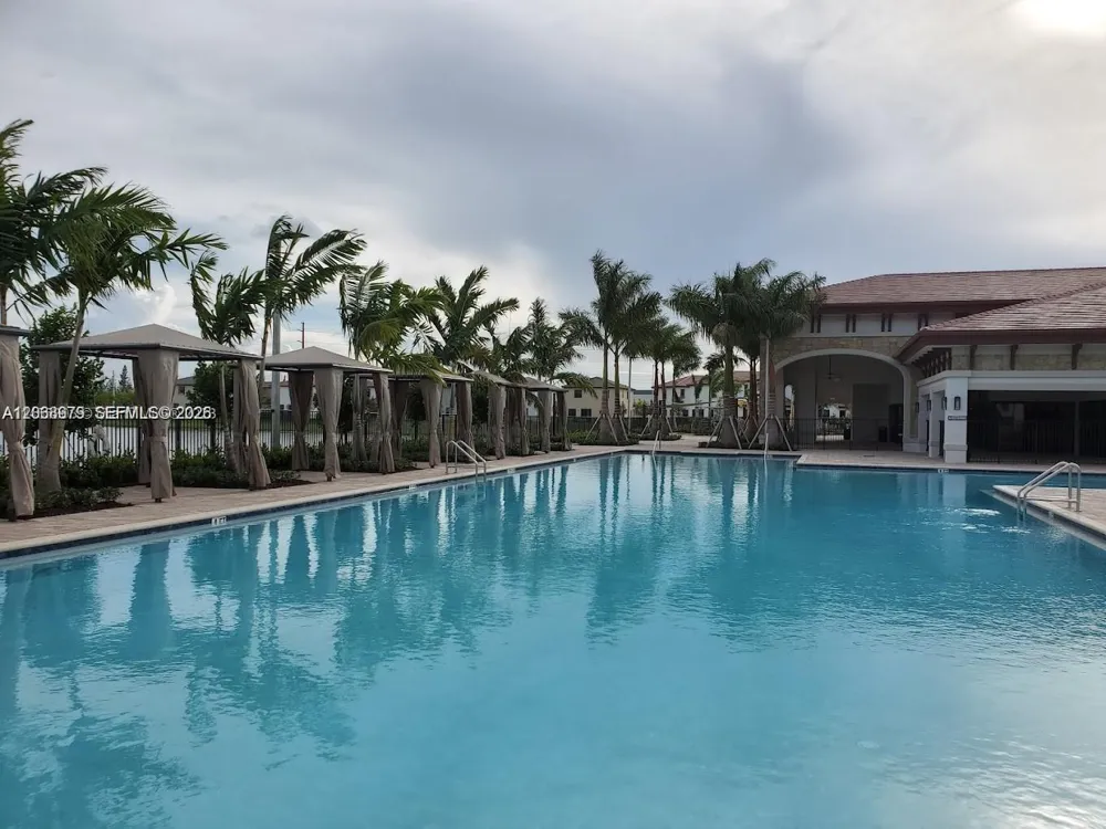 3382 W 114th Ter Hialeah, FL 33018