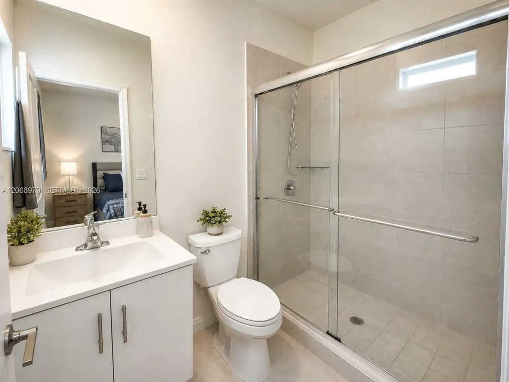 3382 W 114th Ter Hialeah, FL 33018