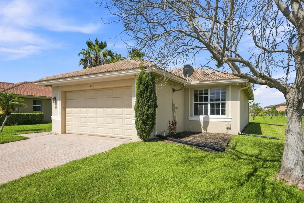 841 Bent Creek Drive Fort Pierce, FL 34947