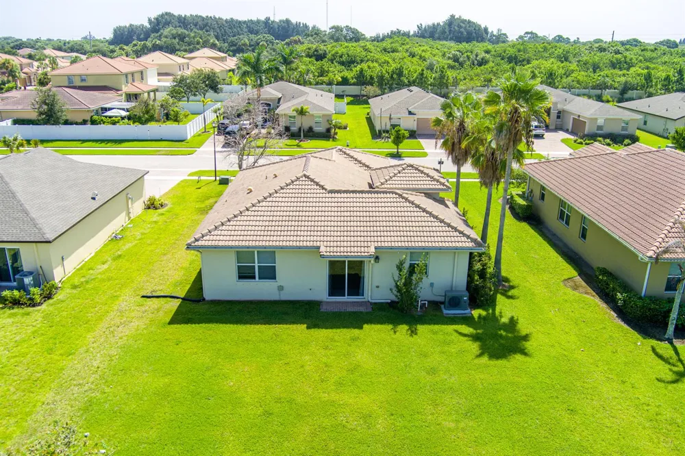 841 Bent Creek Drive Fort Pierce, FL 34947