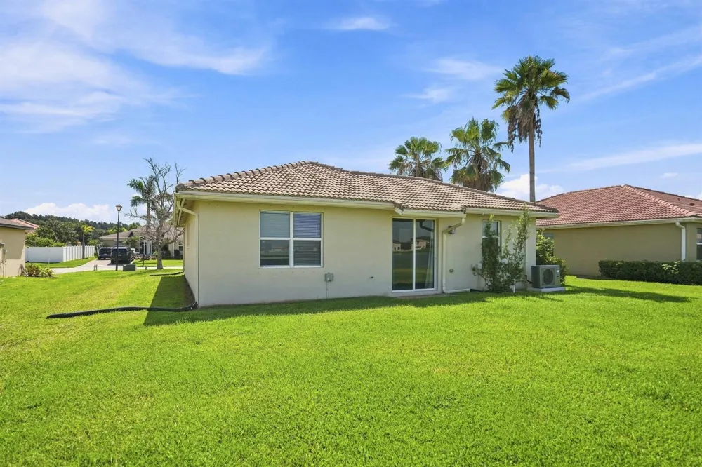 841 Bent Creek Drive Fort Pierce, FL 34947