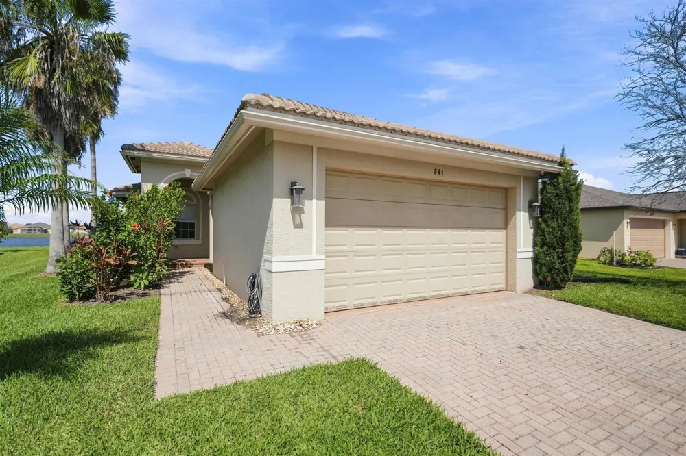 841 Bent Creek Drive Fort Pierce, FL 34947