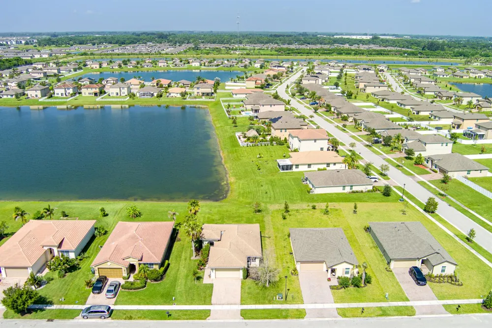 841 Bent Creek Drive Fort Pierce, FL 34947