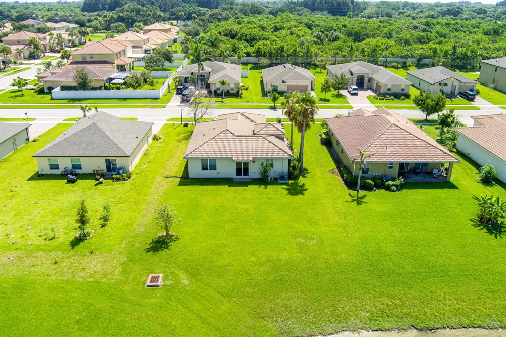 841 Bent Creek Drive Fort Pierce, FL 34947