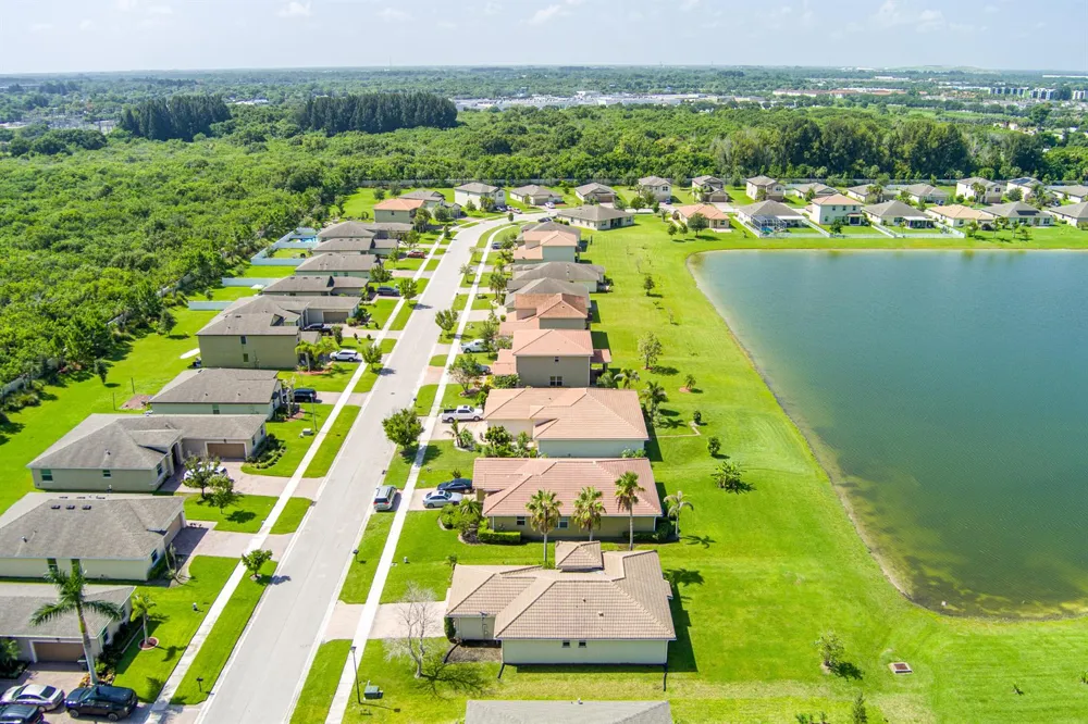 841 Bent Creek Drive Fort Pierce, FL 34947