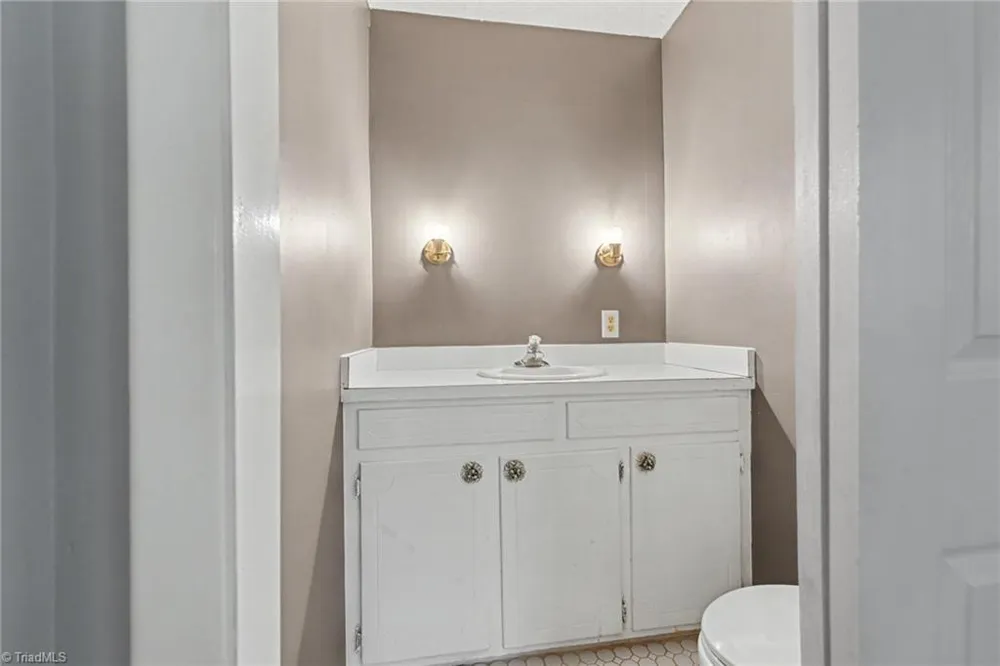 801 Woodard Drive Whitsett, NC 27377
