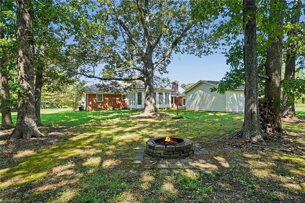 801 Woodard Drive Whitsett, NC 27377
