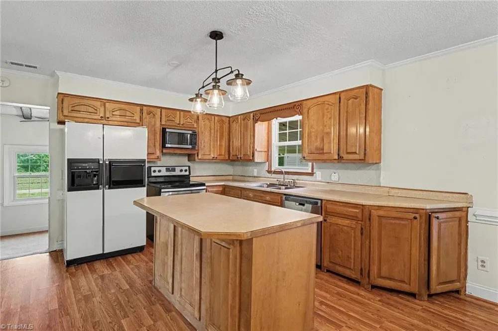 801 Woodard Drive Whitsett, NC 27377