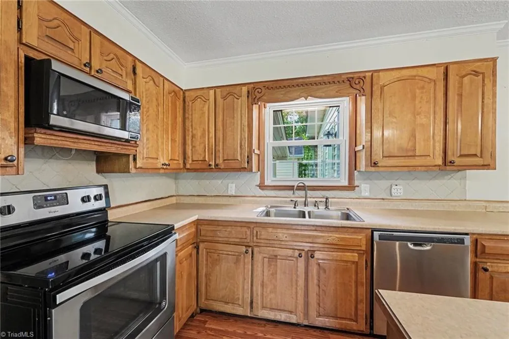 801 Woodard Drive Whitsett, NC 27377