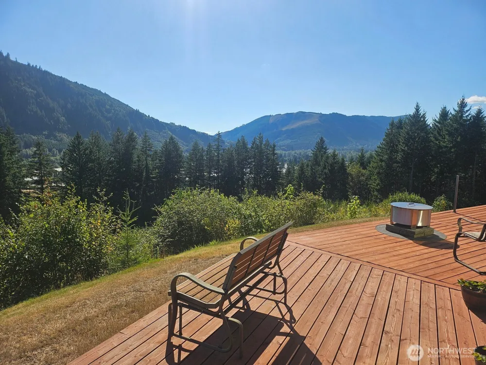 221 Winslow Lane Morton, WA 98356
