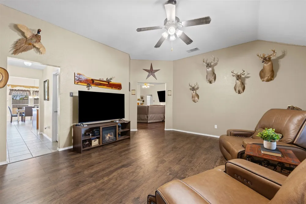 4621 Cedar Run Drive Midlothian, TX 76065