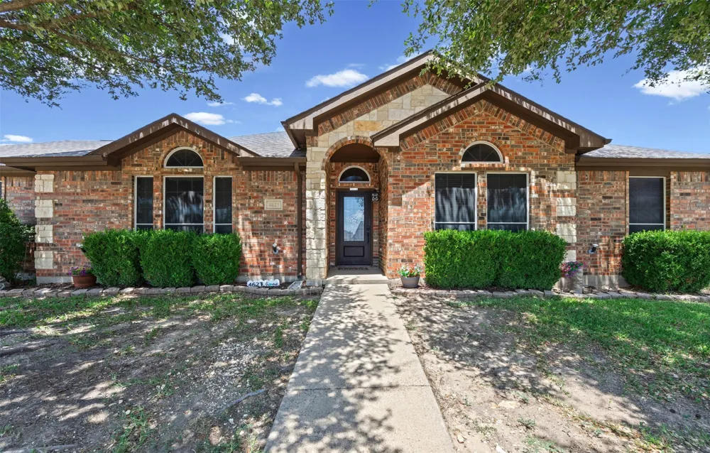 4621 Cedar Run Drive Midlothian, TX 76065