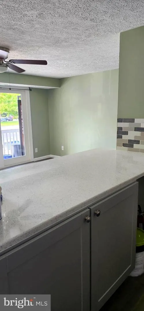 54 KENWOOD DR Sicklerville, NJ 08081