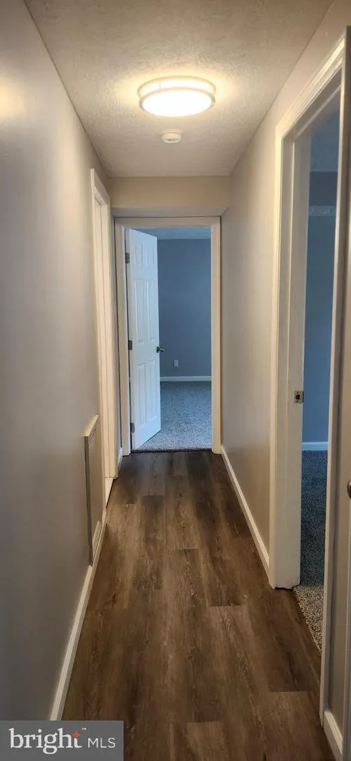 54 KENWOOD DR Sicklerville, NJ 08081