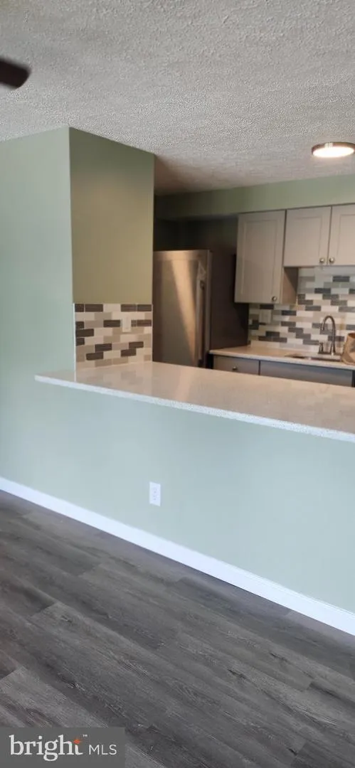 54 KENWOOD DR Sicklerville, NJ 08081