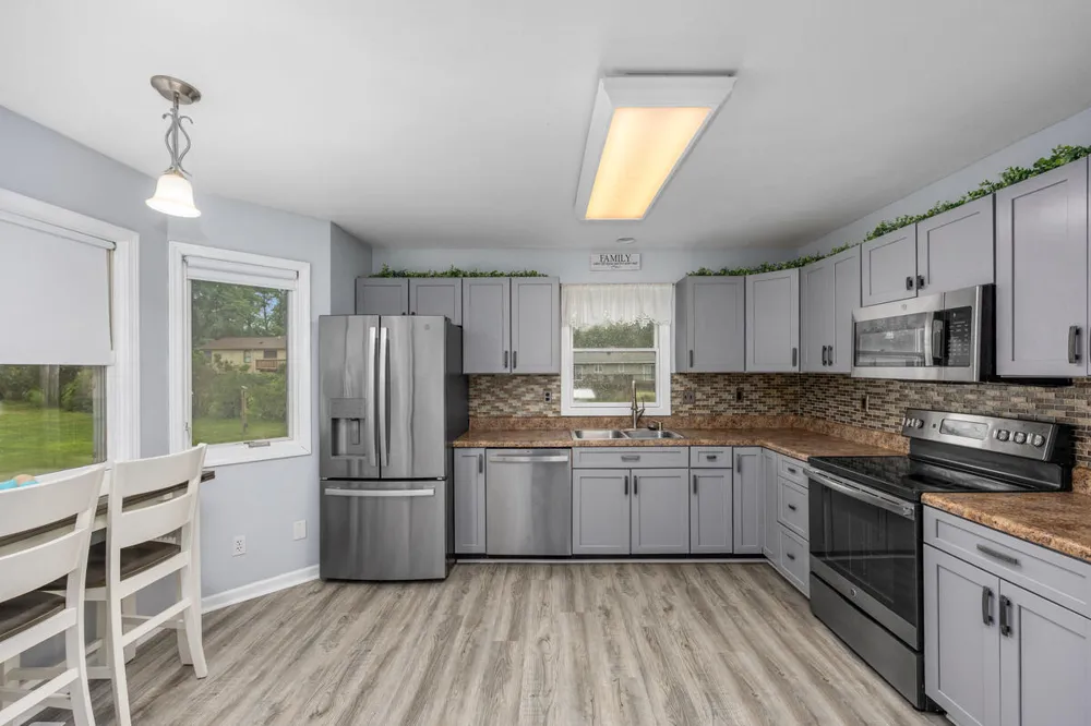 10881 Hoffman Road Three Rivers, MI 49093