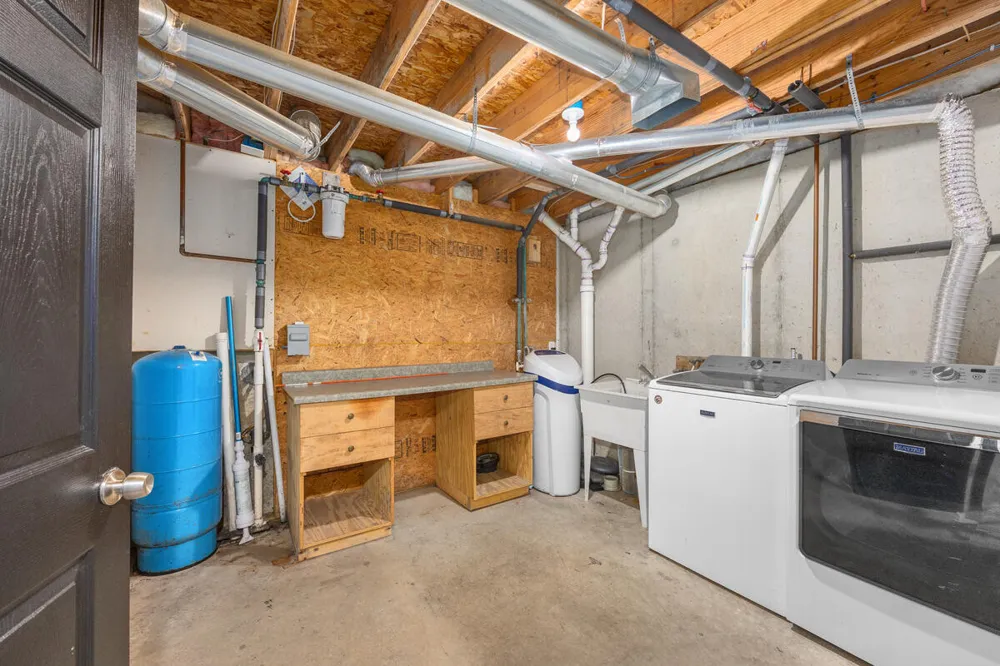10881 Hoffman Road Three Rivers, MI 49093