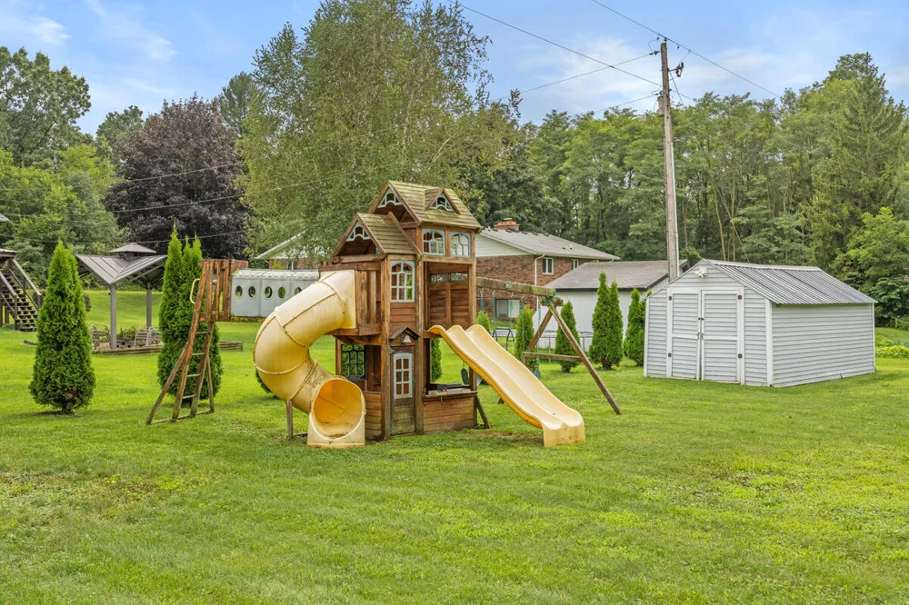 10881 Hoffman Road Three Rivers, MI 49093
