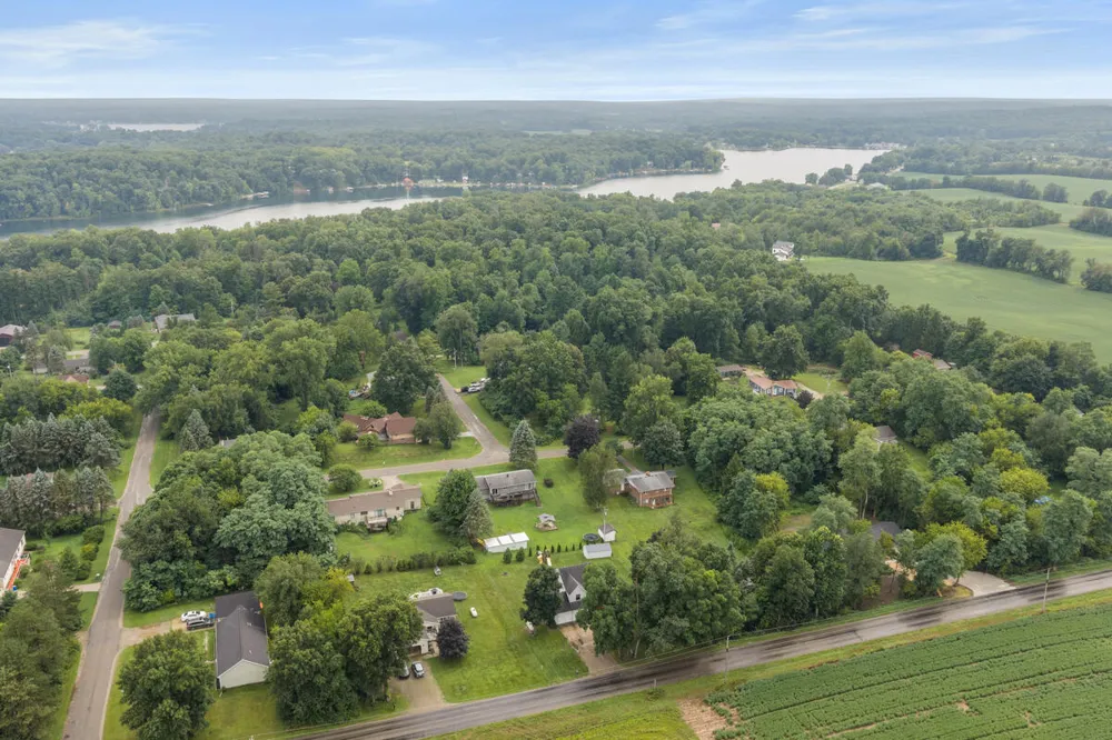 10881 Hoffman Road Three Rivers, MI 49093