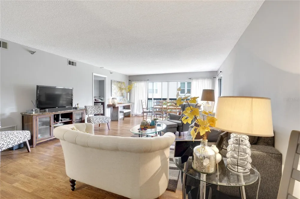 204 QUAYSIDE CIRCLE #201 Maitland, FL 32751
